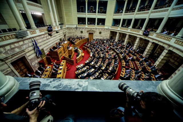 Με εντολή Τσίπρα καμία συζήτηση στη Βουλή για τις ΚΟ - Οργή της αντιπολίτευσης για την παρέμβαση
