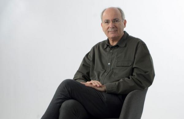 Ο Φώτης Βλαστός επανέρχεται με την «Αίτνα»