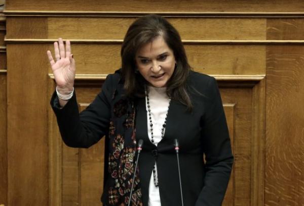 Μπακογιάννη : Η κυβέρνηση χρησιμοποιεί το ΠΔΕ για μισθοδοσία συμβασιούχων