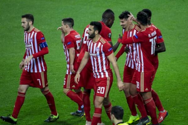 Η 11άδα του Ολυμπιακού με την ΑΕΚ