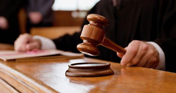 Απόφαση – βόμβα για τα κόκκινα δάνεια και τα ξένα funds