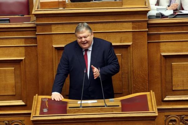 Βενιζέλος: Ο Τσίπρας εμπλέκει τον Παυλόπουλο σε κομματικό ανταγωνισμό