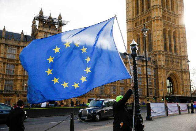 Τι πρέπει να κάνουν οι Έλληνες που ζουν στη Βρετανία για να ψηφίζουν στις Ευρωεκλογές