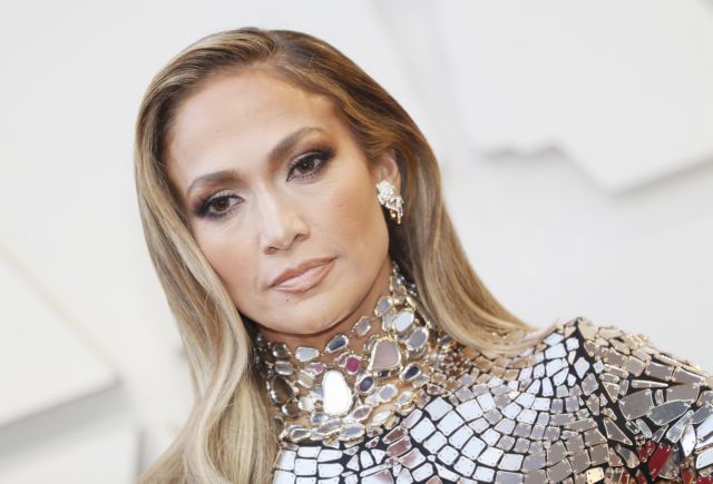 Όσκαρ 2019 : Η Τζένιφερ Λόπεζ «απαστράπτουσα» στο κόκκινο χαλί [Εικόνες]