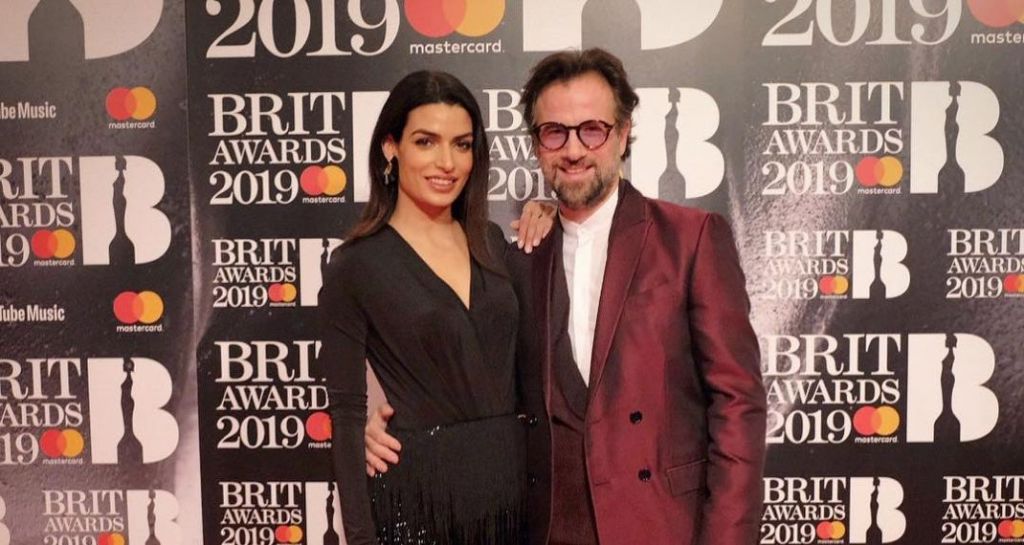 Στο κόκκινο χαλί των Brit Awards Μαραβέγιας - Σωτηροπούλου