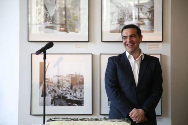 «Δόκτωρ Αλέξης» και «Τσίπρας Χάιντ» – Πώς ο πρωθυπουργός κυβερνά σαν διχασμένη προσωπικότητα