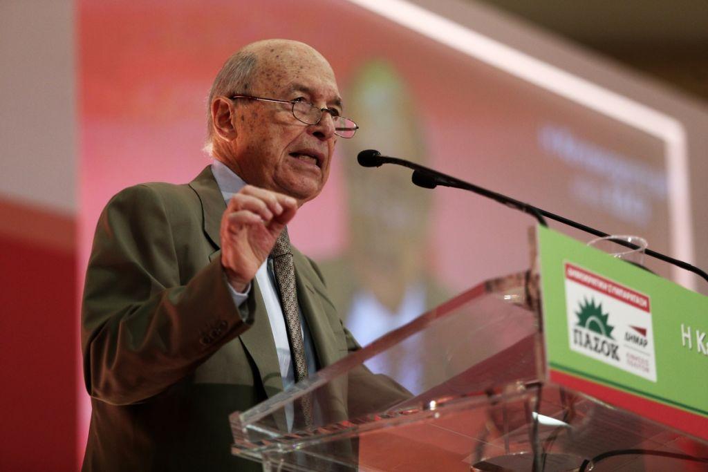 Παρέμβαση Σημίτη για προδευτικό μέτωπο, Μακεδονικό, οικονομία