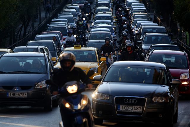 Κυκλοφοριακό χάος και κλειστοί δρόμοι στο κέντρο της Αθήνας
