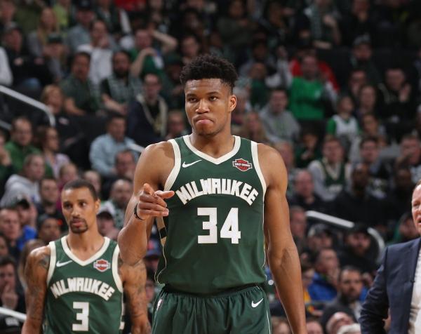 Αντετοκούνμπο: «Έσπασε» στοιχειωμένο ρεκόρ του Καρίμ Αμπντούλ-Τζαμπάρ!