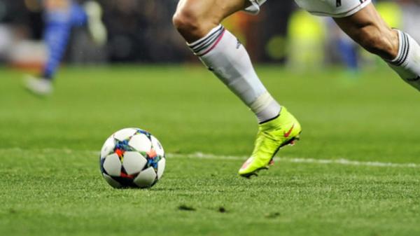 Γιατί κινδυνεύουν οι ποδοσφαιριστές να νοσήσουν από την πάθηση του Χόκινγκ