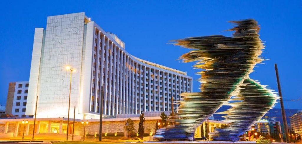 Μυρσίνη Ζορμπά – Κώστας Βαρώτσος: Ποια είναι τα δύο πρόσωπα που συγκρούονται για τον «Δρομέα»