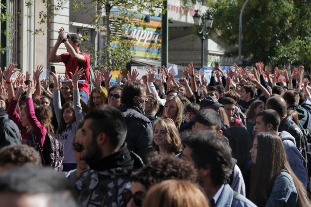 Στους δρόμους εκπαιδευτικοί και μαθητές κατά των αλλαγών Γαβρόγλου