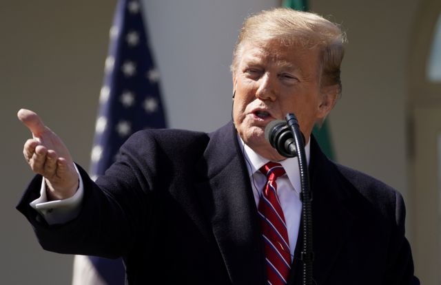 Ανοιχτό το ενδεχόμενο στρατιωτικής επέμβασης στη Βενεζουέλα αφήνει ο Τραμπ