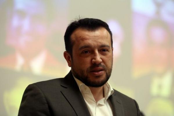 Επιμένει στις προκλήσεις ο Νίκος Παππάς: «Μακεδονία» των γειτόνων πριν τις Πρέσπες