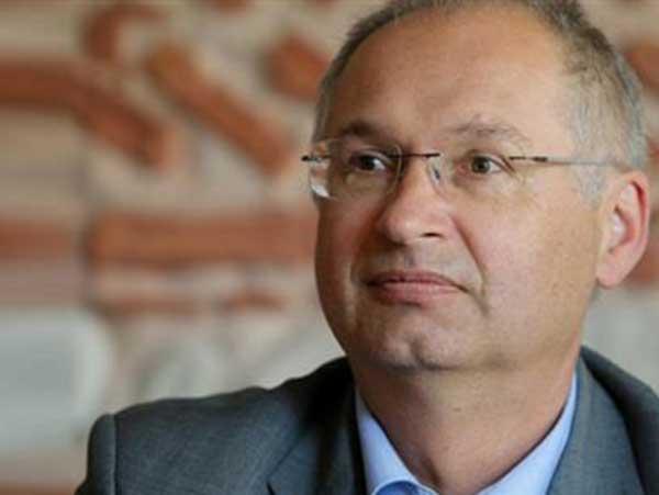 Παραιτήθηκε βουλευτής γιατί έκλεψε ένα… σάντουιτς