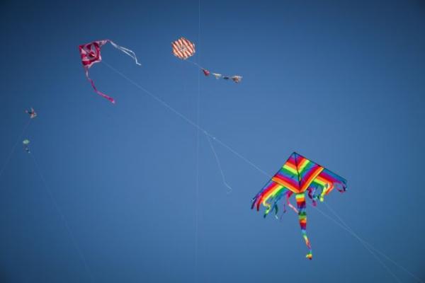 Καθαρά Δευτέρα: Μικροί και μεγάλοι κατέκλυσαν τον λόφο του Φιλοπάππου