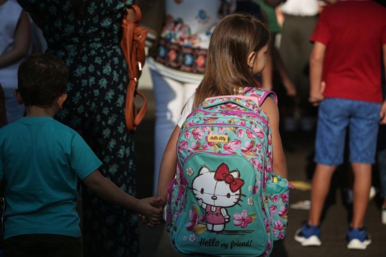 Διευκρινίσεις του υπουργείου Παιδείας για το κουδούνι στις 9:00