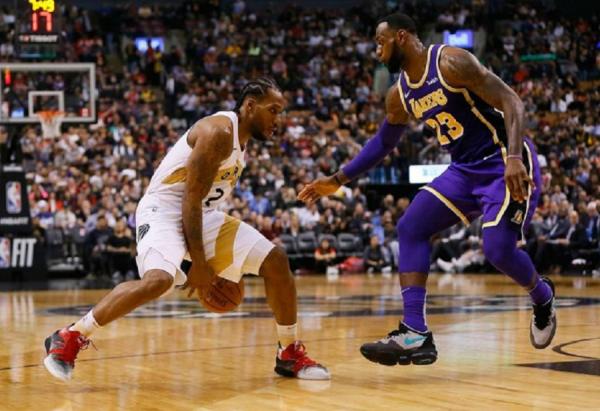 O Λέοναρντ νίκησε τον ΛεΜπρόν, εύκολα οι Τζαζ τους Τίμπεργουλβς