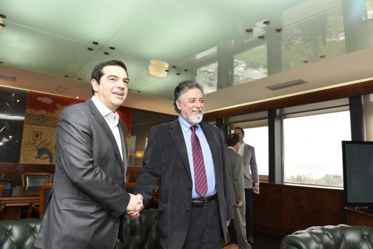 Αρθρο – φωτιά Γιάννη Πανούση: Κόλαφος για Τσίπρα και προοδευτικό-αριστερές μάσκες