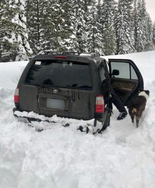 Εγκλωβίστηκε στα χιόνια και επέζησε τρώγοντας καυτερή σως