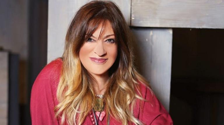 Συγκλονίζει η Τζόυς Ευείδη: «Πολλή ανεργία, μέχρι πατώματα έχω τρίψει»