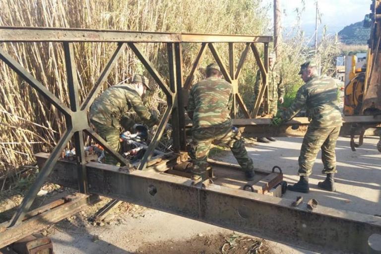 ΥΠΕΘΑ: Oλοκληρώθηκε η τοποθέτηση των δύο γεφυρών στα Χανιά