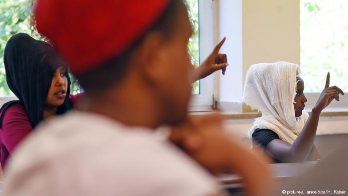 Περικοπές στη βοήθεια για τους πρόσφυγες