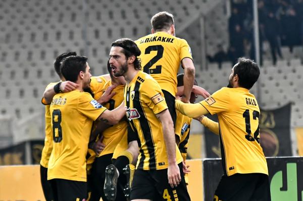 Με 3-5-2 και Μπακασέτα η ΑΕΚ