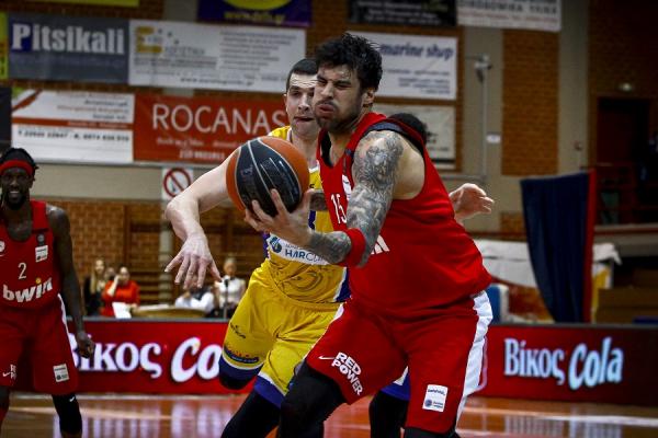 Νίκη με τα χίλια ζόρια για τον Ολυμπιακό στο Λαύριο