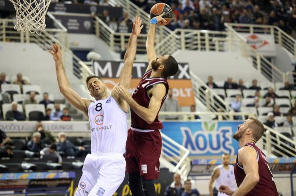 Ο Ηφαιστος… έβαλε φωτιά στην Πυλαία (73-75)