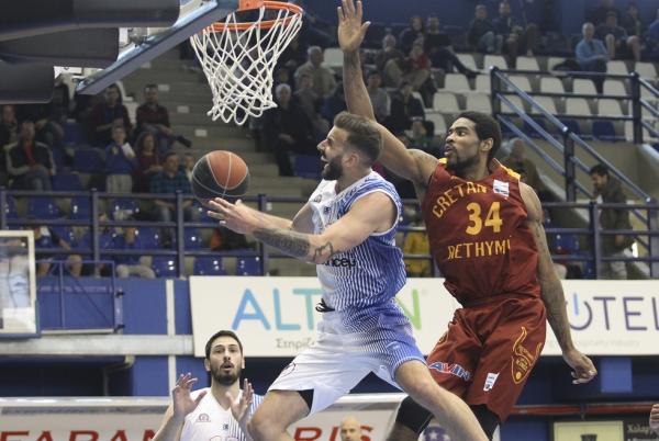 «Αγκαλιά» με τα πλέι οφ ο Χολαργός