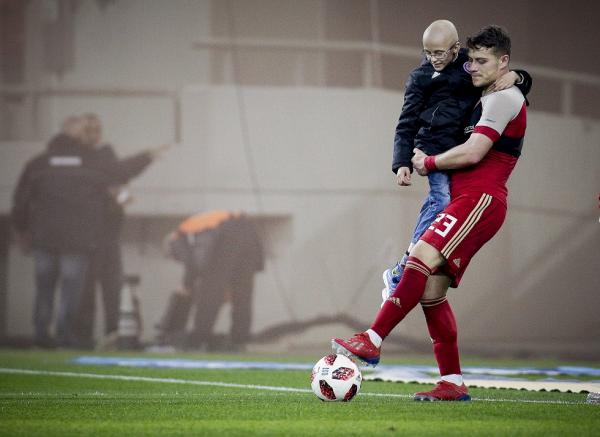 Η πιο όμορφη στιγμής της αγωνιστικής: Η ξεχωριστή αγκαλιά του Κούτρη (pics)