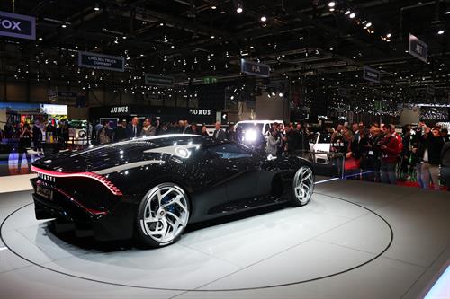 Bugatti La Voiture Noire: Το ακριβότερο νέο μοντέλο στον κόσμο