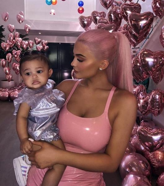 Δείτε το υπερπολυτελές αμάξι που απέκτησε η κόρη της Κάιλι Τζένερ