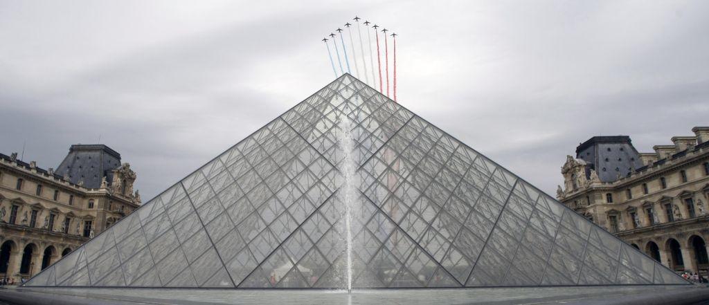 Η Πυραμίδα του Λούβρου γίνεται σήμερα 30 ετών
