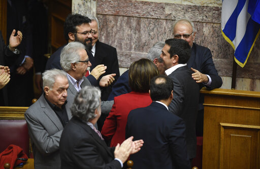 «Αποσυνάγωγοι» οι υπουργοί και βουλευτές του ΣΥΡΙΖΑ – Δεν μπορούν να σταθούν πουθενά λόγω Μακεδονικού