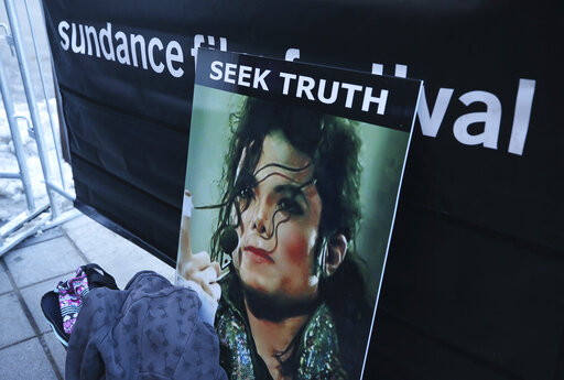 Καταγγελία-σοκ: ΤΟ FBI συγκάλυψε κατηγορίες παιδικής κακοποίησης κατά του Μάικλ Τζάκσον;