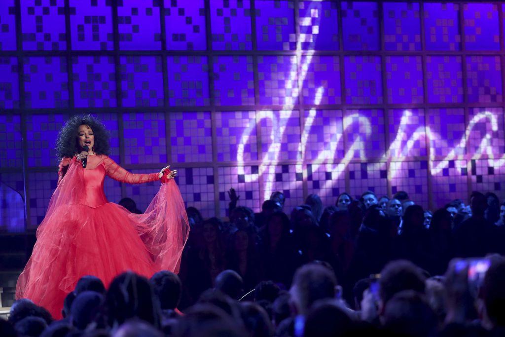 Το αστραφτερό στιλ της Νταϊάνα Ρος των… 75 Μαίων