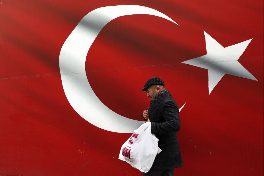 Εκλογές Τουρκία: Τέσσερις νεκροί και δεκάδες τραυματίες μέχρι να κλείσουν οι κάλπες
