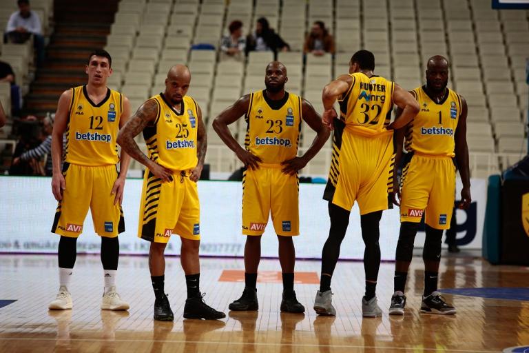 Η FIBA επέβαλε απαγόρευση μεταγραφών στην ΑΕΚ