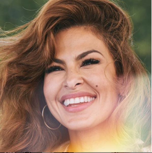 Η «καυτή» Eva Mendes έγινε 45