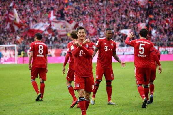 «Πολυβόλο» η Μπάγερν (6-0)