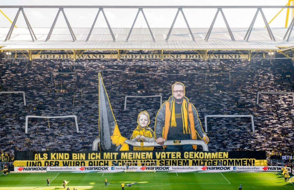 Εκπληκτικό κορεό των οπαδών της Ντόρτμουντ (pics)