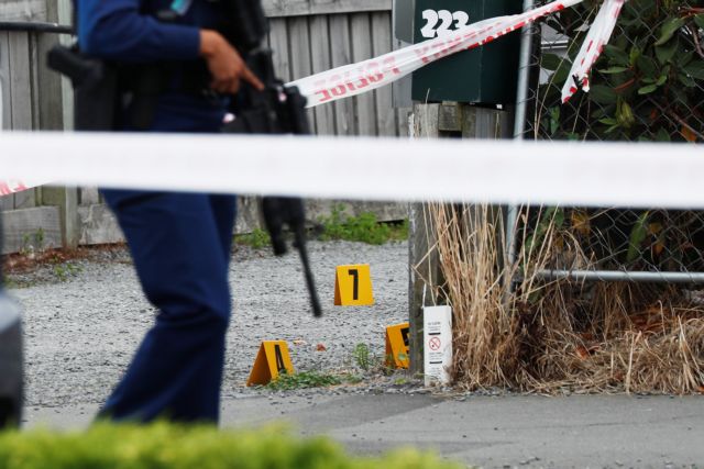 Νέα Ζηλανδία: Εκατοντάδες πολίτες παραδίδουν τα όπλα τους