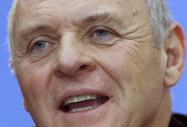 Κυριολεκτικά στο χείλος του γκρεμού η πολυτελής βίλα του Άντονι Χόπκινς