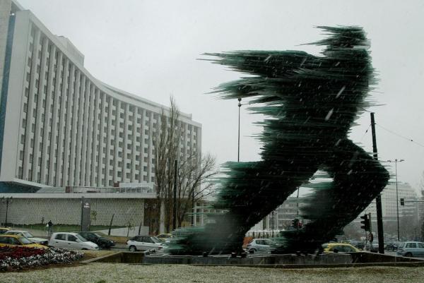 Πρόταση Ζορμπά να ανταλλάξουμε τον «Δρομέα» με άγαλμα των Σκοπίων