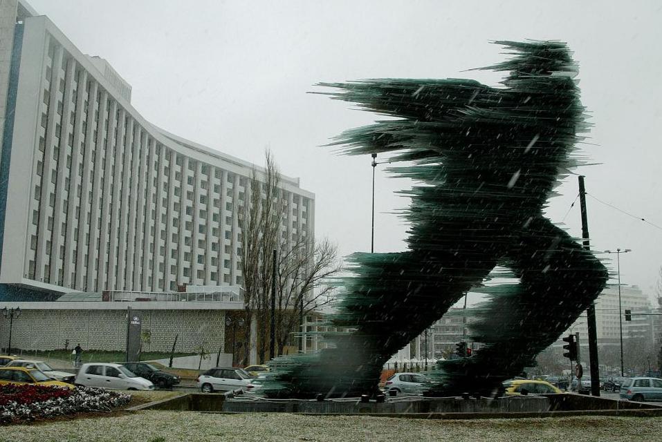 Πρόταση Ζορμπά να ανταλλάξουμε τον «Δρομέα» με άγαλμα των Σκοπίων