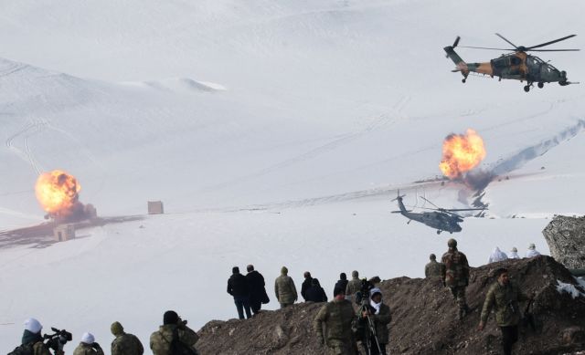 «Περικυκλώνει» το Αιγαίο η Τουρκία – Πιέζουν ασφυκτικά Ευρώπη και ΗΠΑ