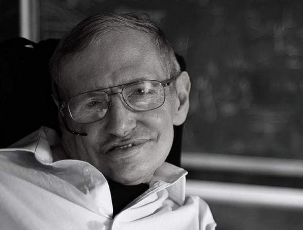 Η θεωρία του Στίβεν Χόκινγκ στην παλάμη του χεριού σας