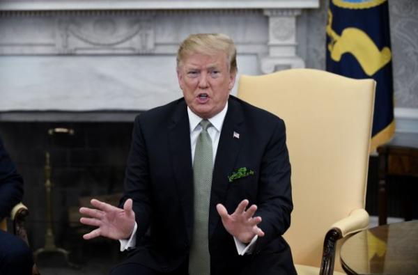 Τραμπ : Απειλεί την ΕΕ με σοβαρές οικονομικές συνέπειες, εάν δεν διαπραγματευτεί